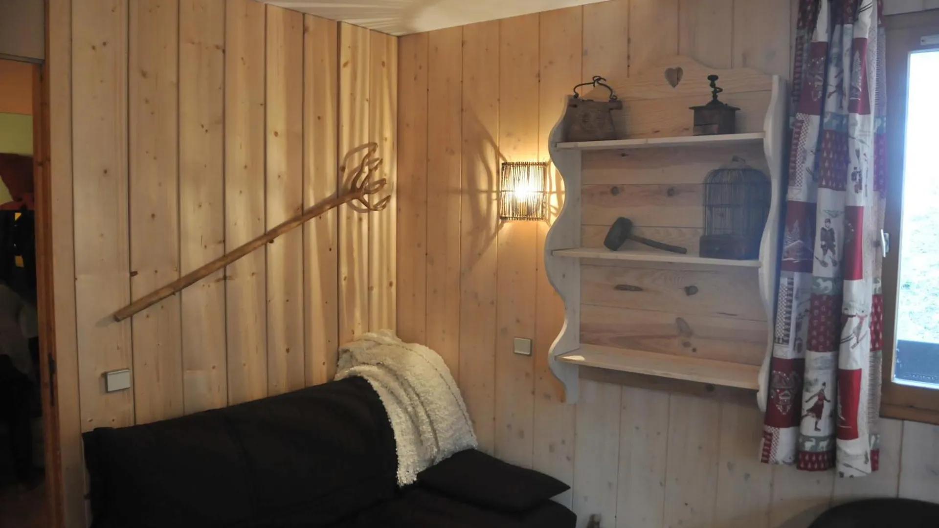 P2-3 Esprit Chalet Sur Les Pistes De Courchevel 0*,  France